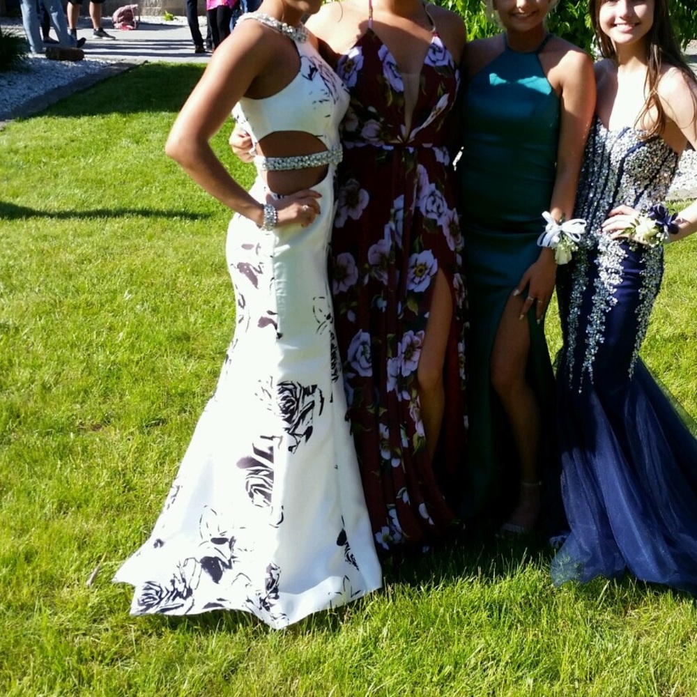 Prom Dress - Picture 3 of 4